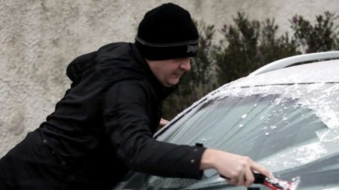 Πάγος στο παρμπρίζ: Τι πρέπει να κάνω;