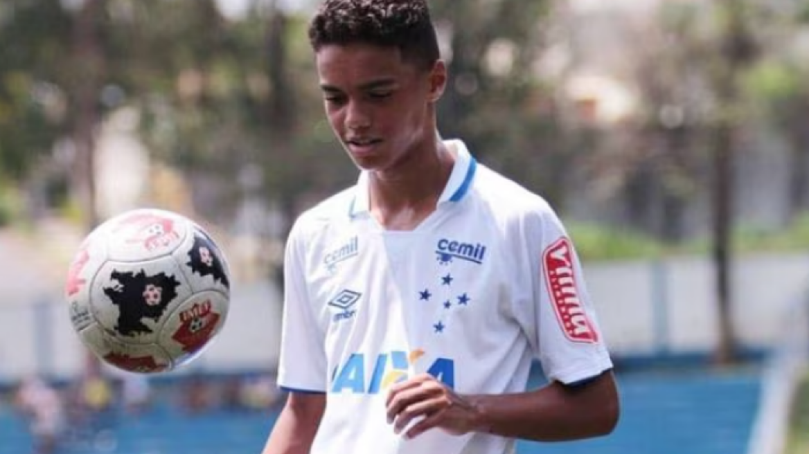 Ροναλντίνιο: Ανακοίνωσε ότι ο γιος του θα υπογράψει στη Μπαρτσελόνα 