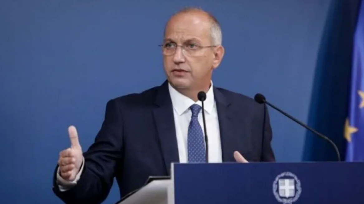 Η κυβέρνηση θα συνεχίσει να δίνει εργαλεία προς αποφυγήν πλειστηριασμών, διαμηνύει ο Οικονόμου