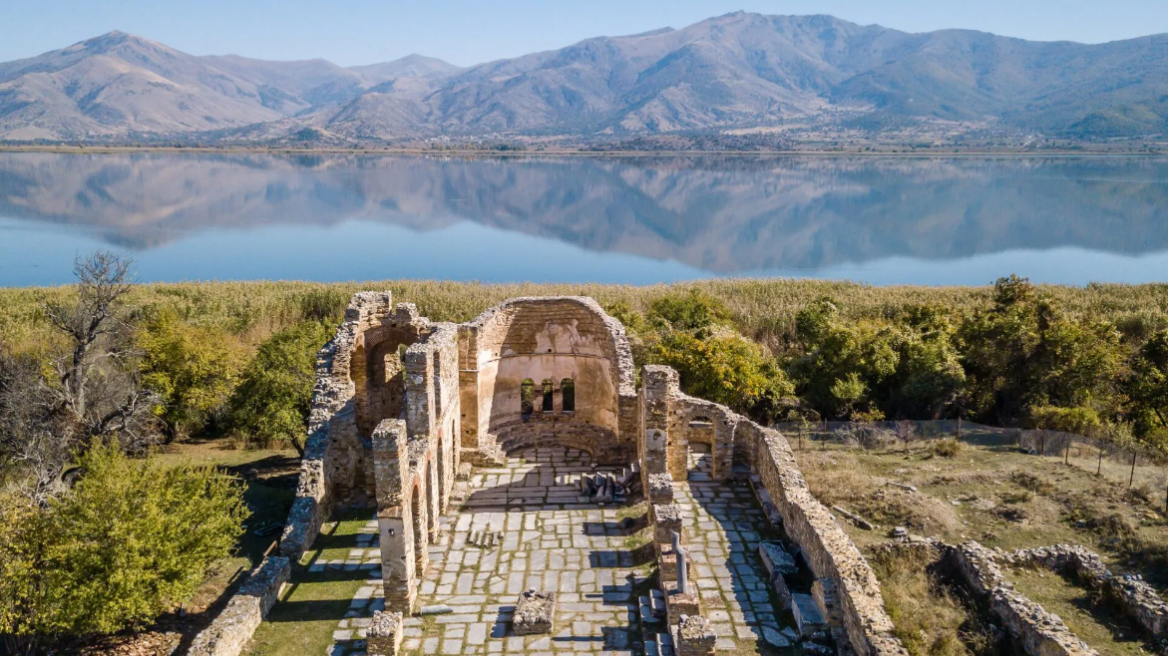Εκδρομή στις Πρέσπες- Σαγηνευτική φυσική ομορφιά και παραδοσιακά πετρόκτιστα χωριά 