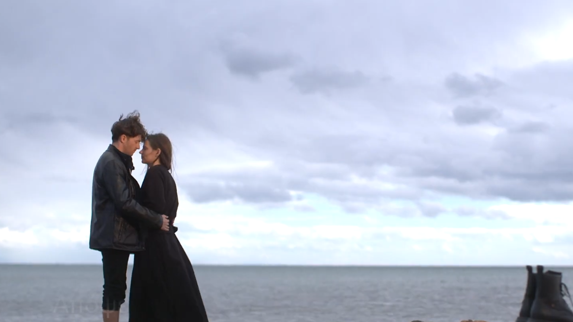 Μαύρο Ρόδο: Η Ελισάβετ ζει τις πρώτες της ρομαντικές στιγμές με τον Πέτρο