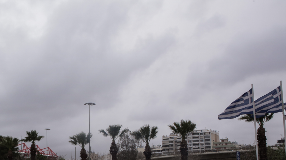 Καιρός: Λασποβροχές με αφρικανική σκόνη και υψηλές θερμοκρασίες