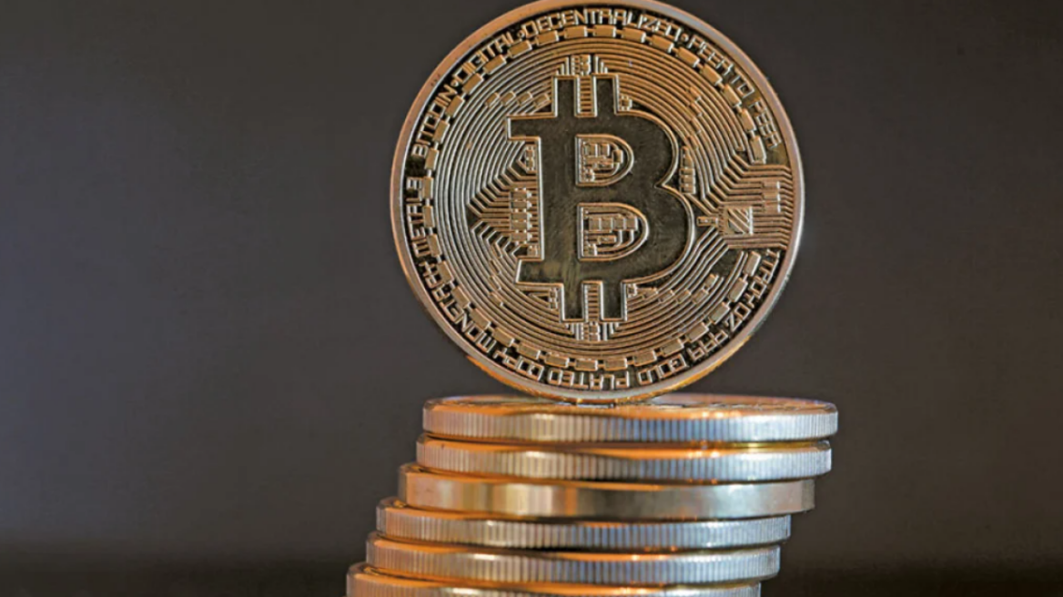 Χαμηλό διμήνου για το Bitcoin – Ο ρόλος που έπαιξαν τα πρακτικά της Fed