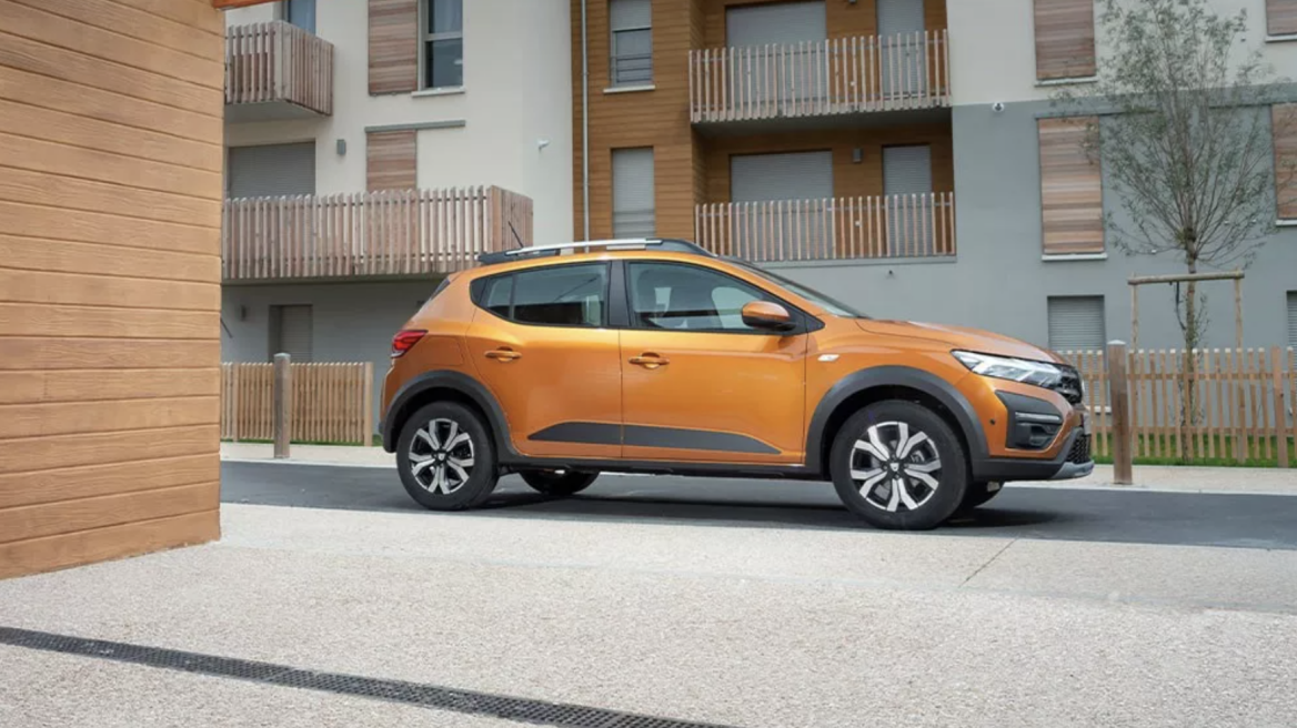 Φέρνει το φθηνότερο SUV...