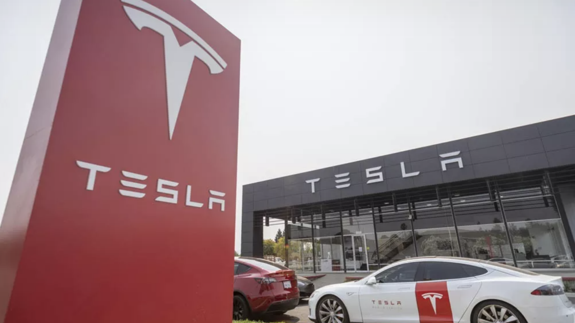 Χαμός από μηνύσεις στην Tesla