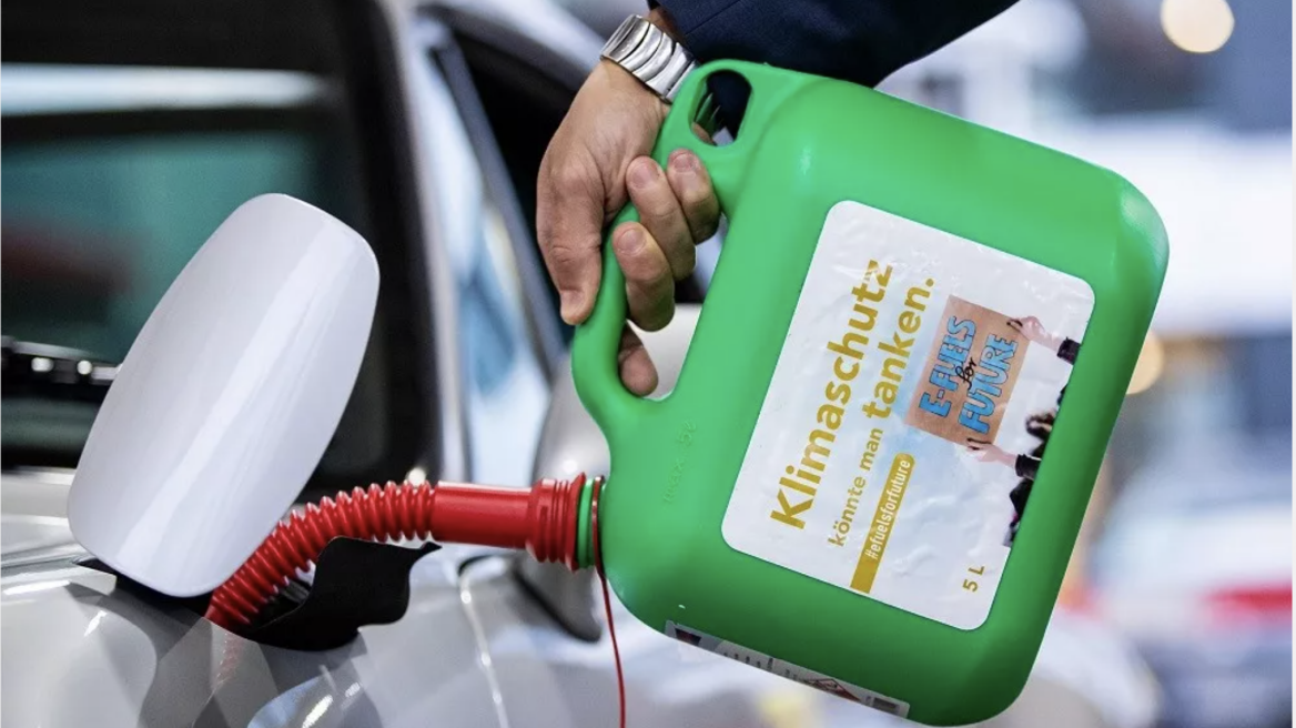Σοκ το γέμισμα με τα καύσιμα που θα... σώσουν τον κόσμο
