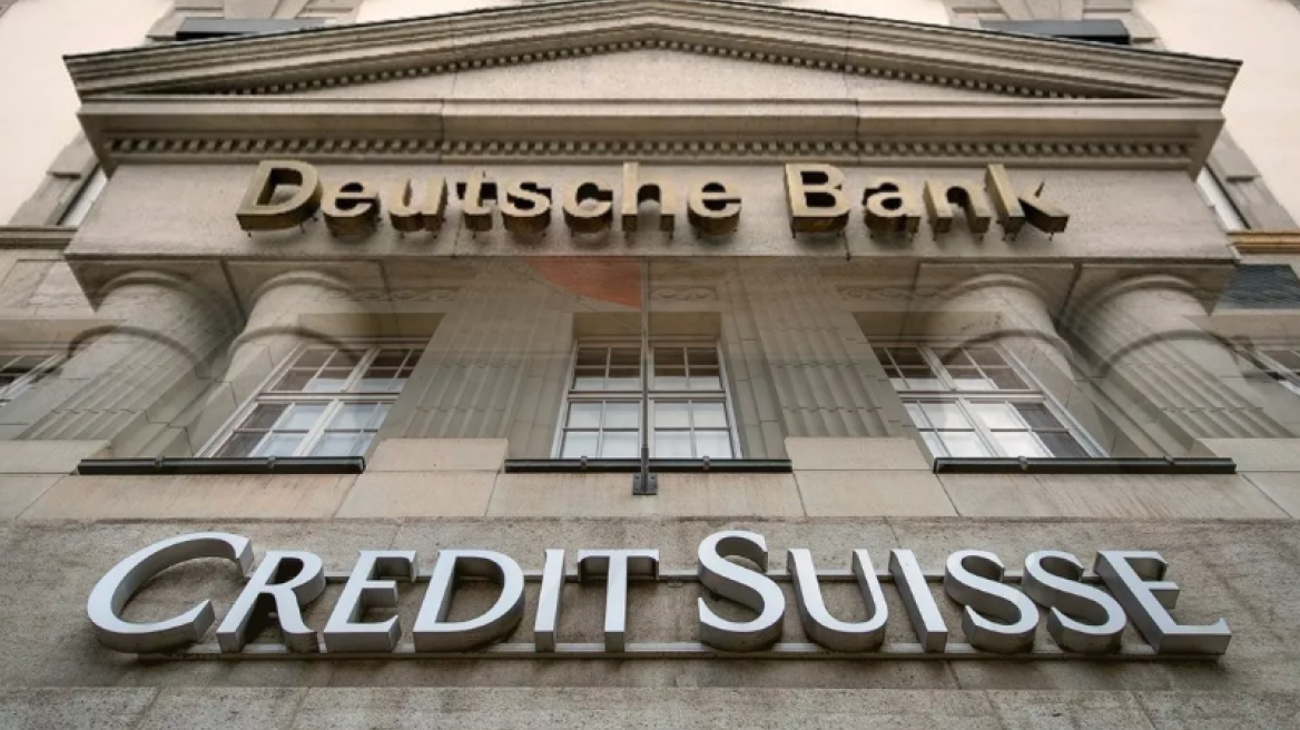 Τέσσερις τράπεζες κατέρρευσαν και η Deutsche Bank παραπαίει – Πώς σχολιάζουν Πάουελ, Ρουμπινί και Μασκ