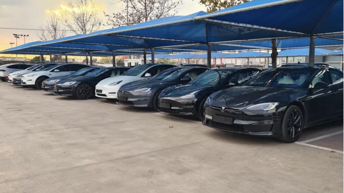 Ιδιαίτερα... χαρούμενος ο Ελον Μασκ με την Ελλάδα!