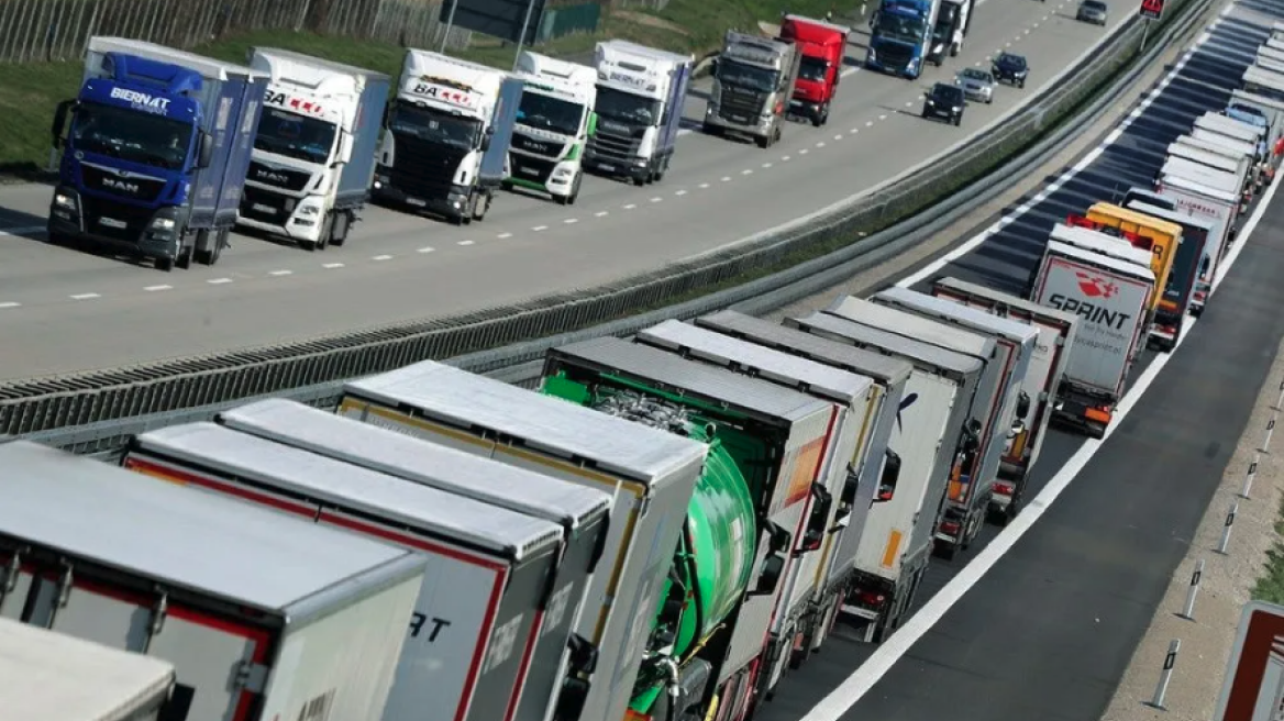 Πήρε 120.000 ευρώ για ανύπαρκτα οχήματα