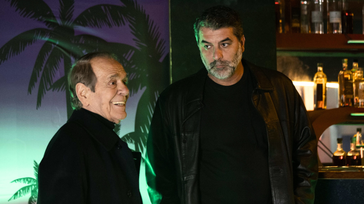 Αυτή η νύχτα μένει: Ο Διαγόρας απειλεί με όπλο τον Στρατή