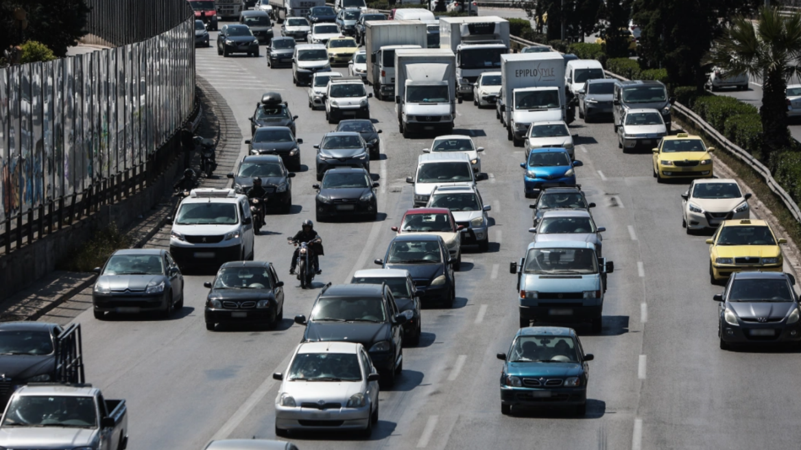 Κίνηση στους δρόμους: Τροχαίο στην κάθοδο Κηφισού στο ύψος της Λαχαναγοράς - Μια λωρίδα ανοιχτή