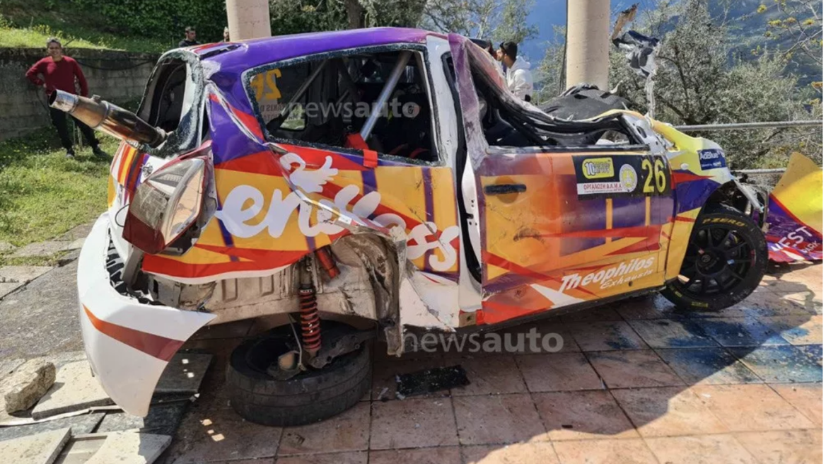 Σοκαριστικό ατύχημα με αγωνιστικό αυτοκίνητο στο Αίγιο - Δείτε εικόνες
