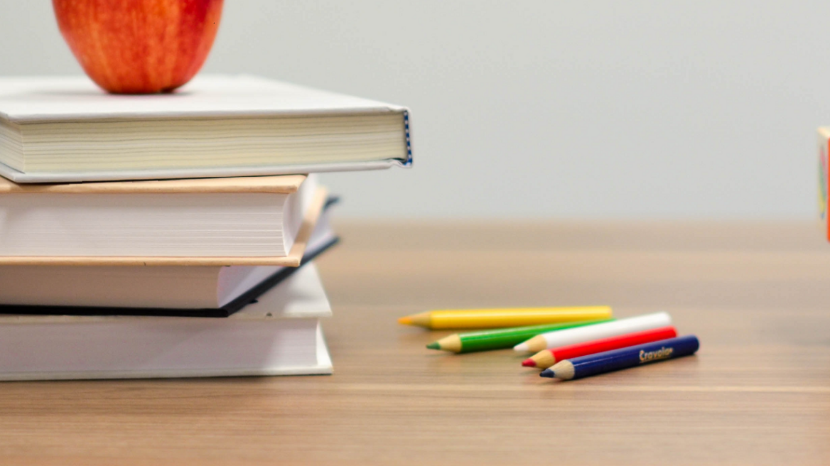 Τυπώνονται και πακετάρονται τα βιβλία της νέας σχολικής χρονιάς