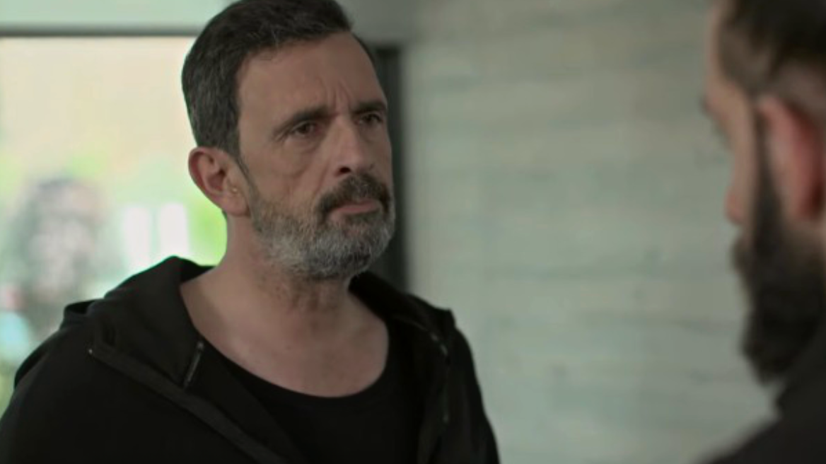 Μαύρο Ρόδο: Ο Θέμης ανακαλύπτει κάτι και κοντεύει να χάσει το μυαλό του