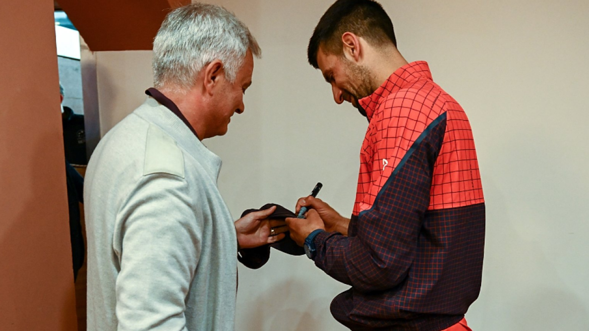 Νόβακ Τζόκοβιτς: Έδωσε αυτόγραφο στον Μουρίνιο 