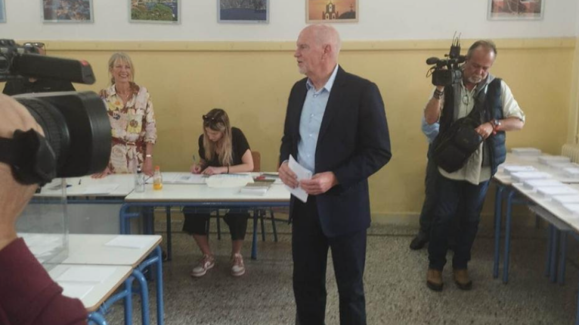 Εκλογές 2023 - Στην Πάτρα ψήφισε ο Γιώργος Παπανδρέου - «Η Ελλάδα πρέπει να αλλάξει»