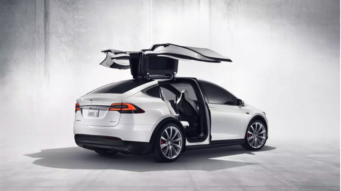 Τρέλα Tesla: Μετά από την μείωση, αυξάνει τις τιμές