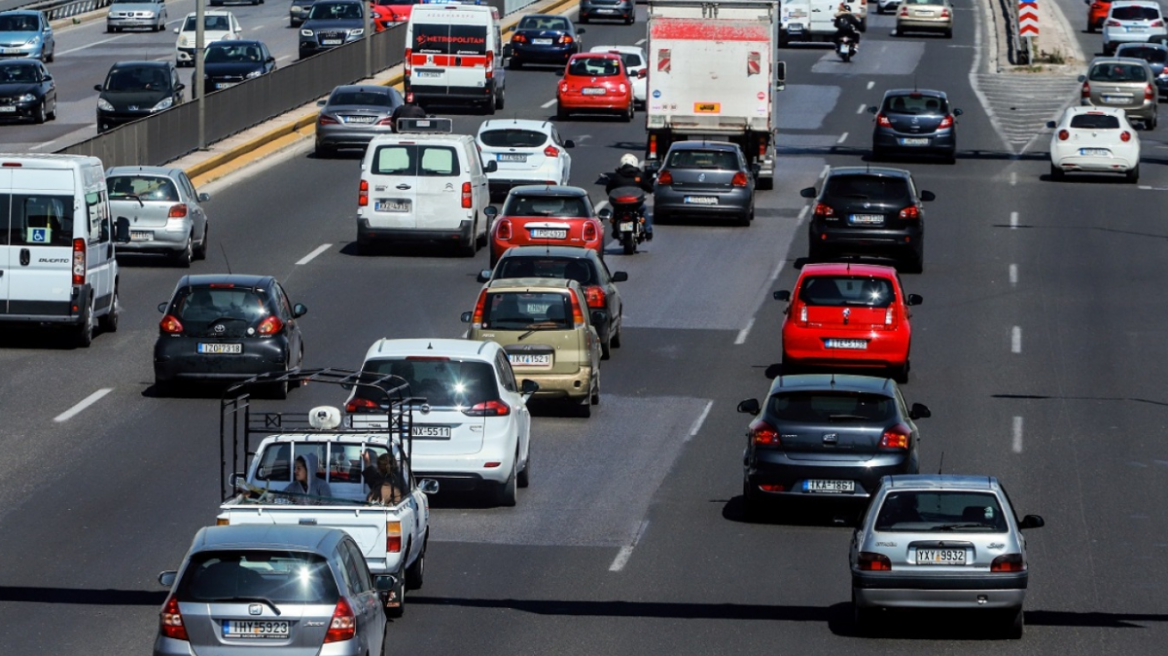 Κίνηση στους δρόμους: Χαμηλές ταχύτητες στον Κηφισό - Πού έχει μποτιλιάρισμα 