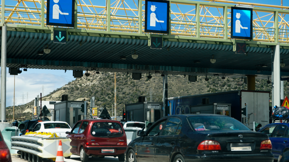 Κίνηση στους δρόμους: Πού έχει μποτιλιάρισμα τώρα - 25λεπτες καθυστερήσεις στην Αττική Οδό στο ρεύμα προς Ελευσίνα