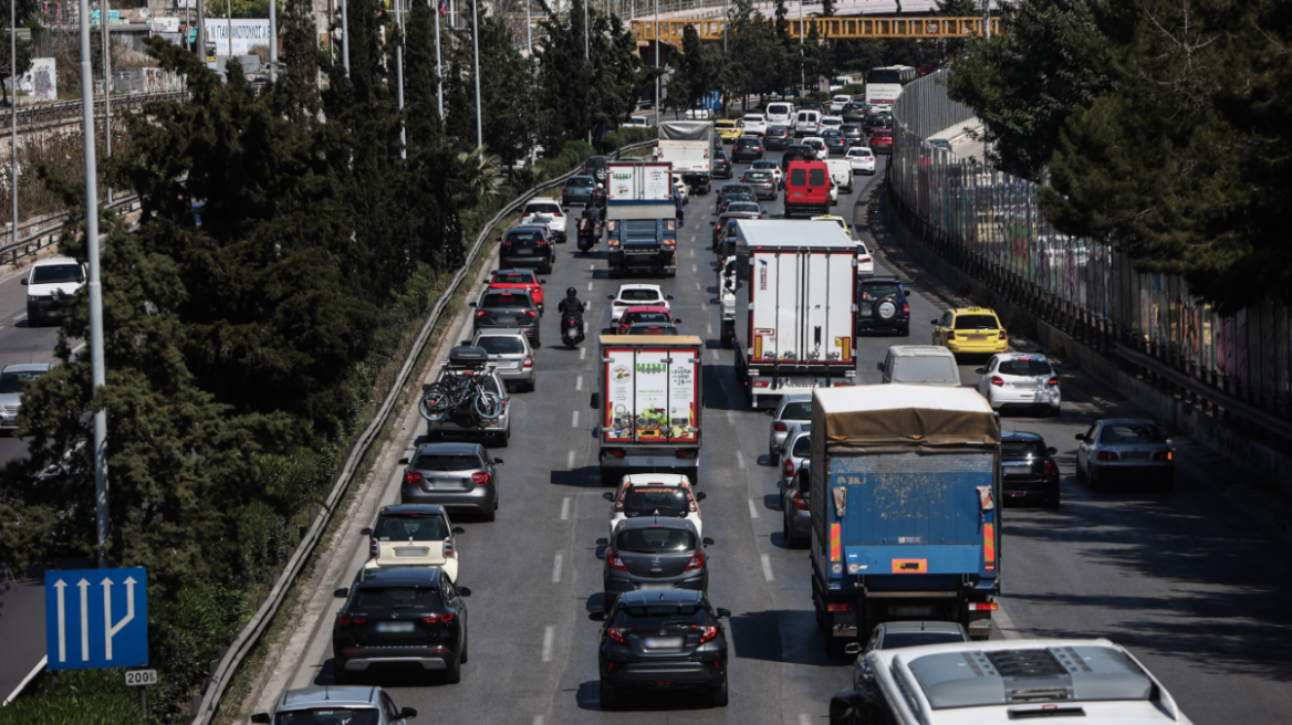 Κίνηση στους δρόμους: Πού θα συναντήσετε μποτιλιάρισμα τώρα - Live χάρτης