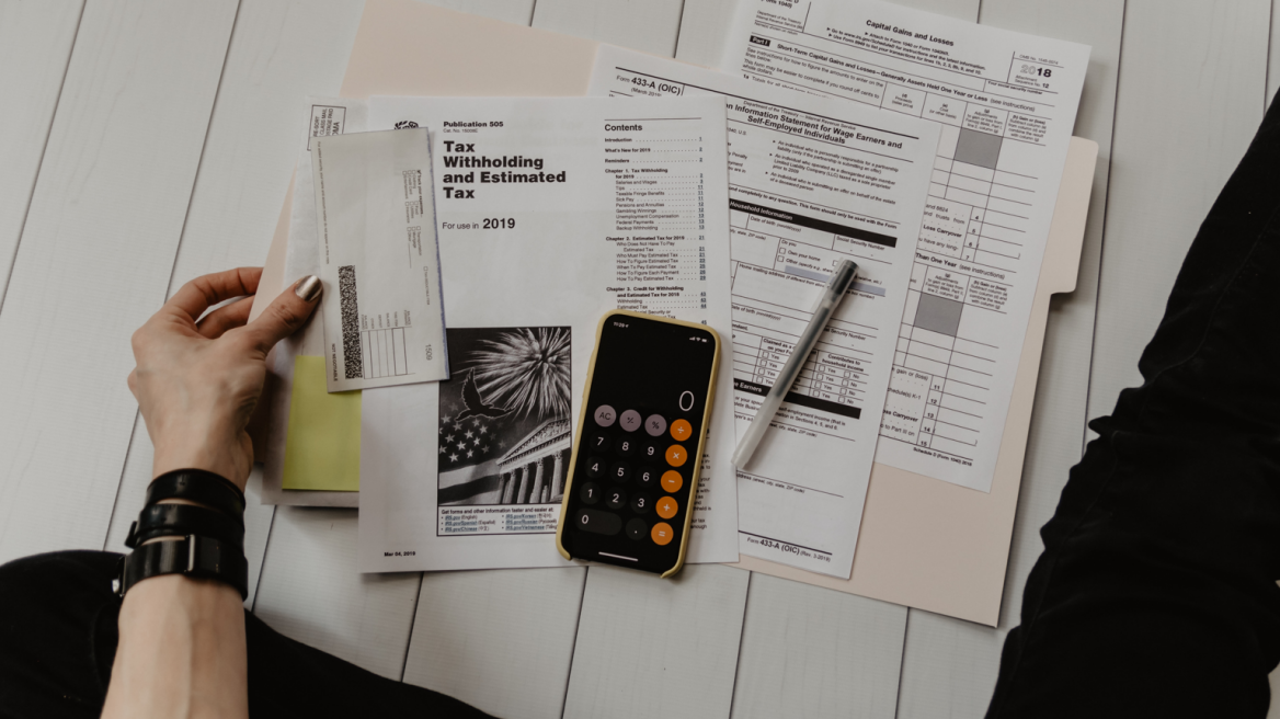 Φορολογικές δηλώσεις: Τα SOS και οι κρίσιμες ημερομηνίες