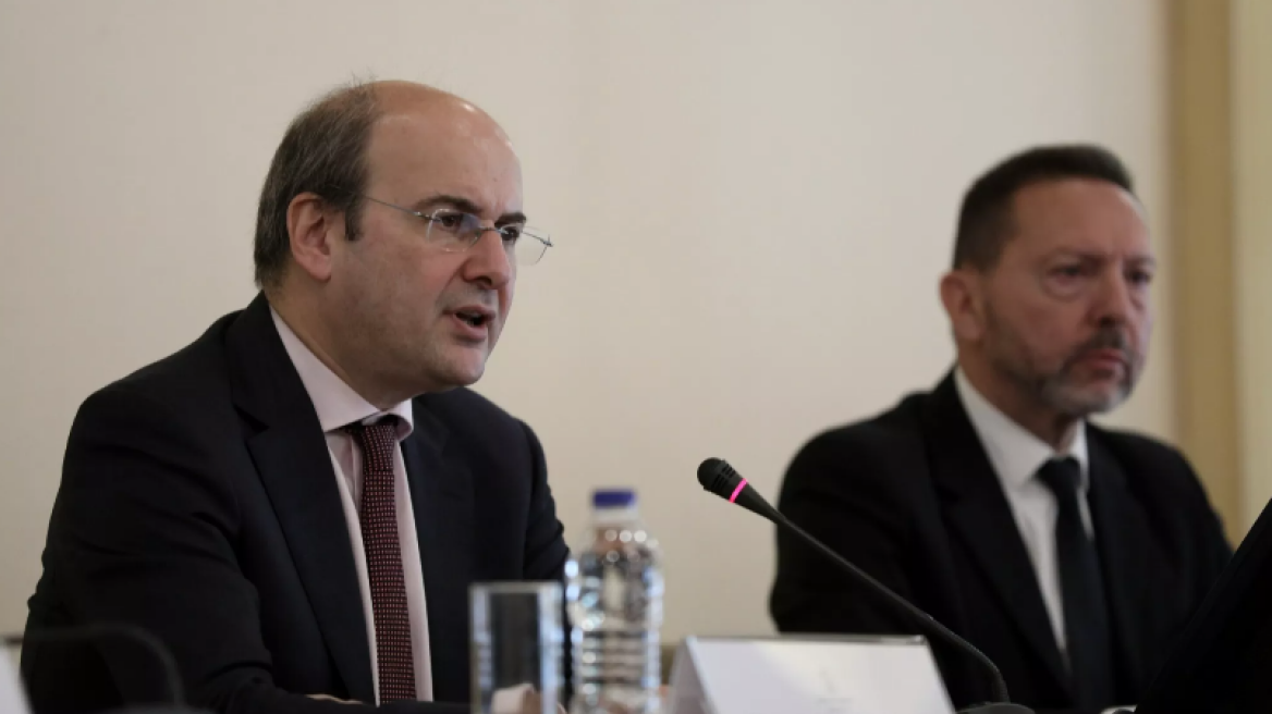 Τράπεζες, ακρίβεια, μέτρα στήριξης στο «μενού» Χατζηδάκη – Στουρνάρα πριν τις προγραμματικές