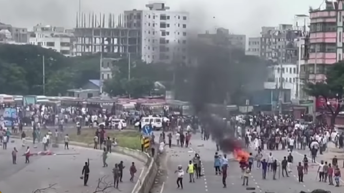 Μπαγκλαντές: Χάος σε συγκρούσεις αστυνομικών με διαδηλωτές - Δεκάδες τραυματίες, πάνω από 90 συλλήψεις (βίντεο)