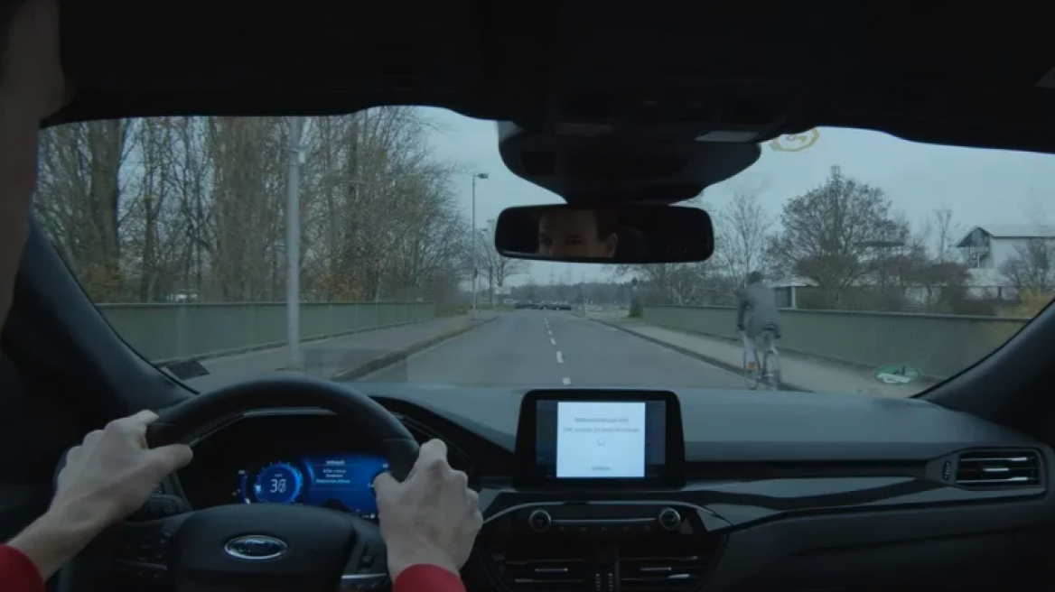 Εντομα στο παρμπρίζ: Γιατί πρέπει να τα καθαρίσω και πως;