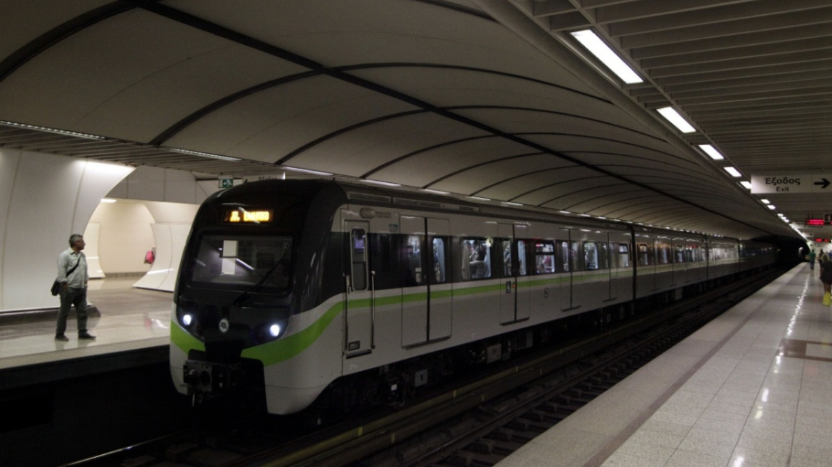 Μετρό: Άνθρωπος έπεσε στις γραμμές στη στάση «Πανεπιστήμιο» - Αποκαταστάθηκε η κυκλοφορία σε ολόκληρη τη Γραμμή 2 του Μετρό	