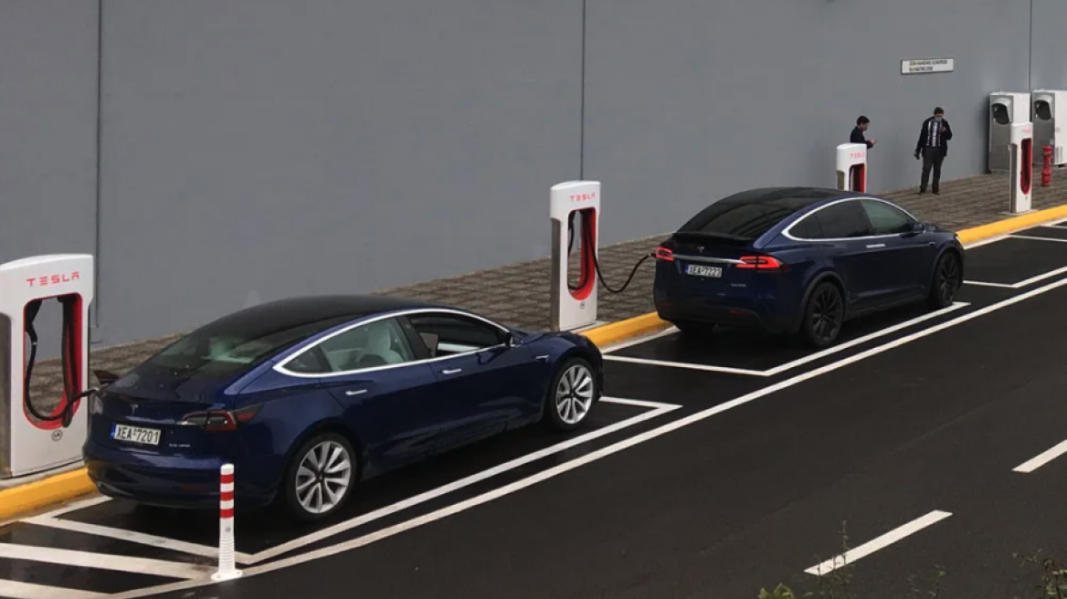 Tesla: Τσάμπα μόνο για σήμερα