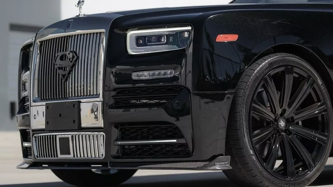 Ποιός θρύλος του NBA έχει λογότυπο Superman στη νέα του Rolls Royce;