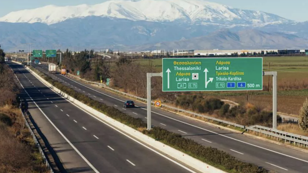 Video: Δείτε πως καθαρίζουν την Εθνική για να ανοίξει