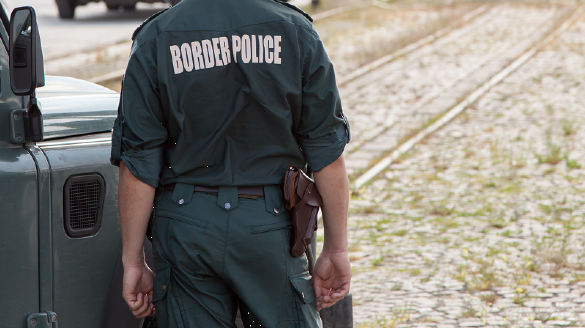 Αστυνομία: Ελλάδα και Αλβανία συζητούν πώς θα καταπολεμήσουν το οργανωμένο διασυνοριακό έγκλημα