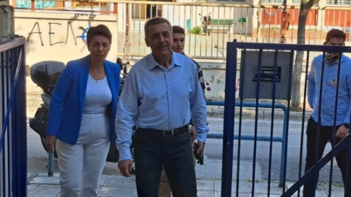 Αυτοδιοικητικές εκλογές: Ψήφισε ο υποψήφιος περιφερειάρχης Θεσσαλίας Δημήτρης Κουρέτας