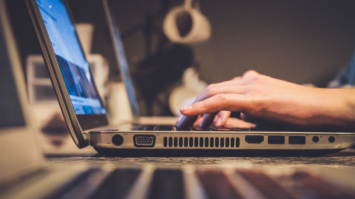 Απαλλάσσονται από τα τέλη ταξινόμησης οι τρίτεκνοι και πολύτεκνοι, πώς μπορούν να αποκτήσουν δίλιτρα αυτοκίνητα
