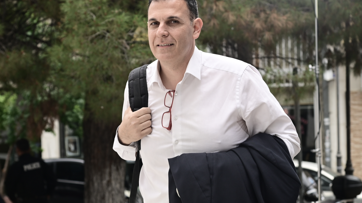 Καραμέρος: Η «γαλάζια κόπρος» του ΟΠΕΚΕΠΕ δεν καθαρίζει με λίγες παραιτήσεις