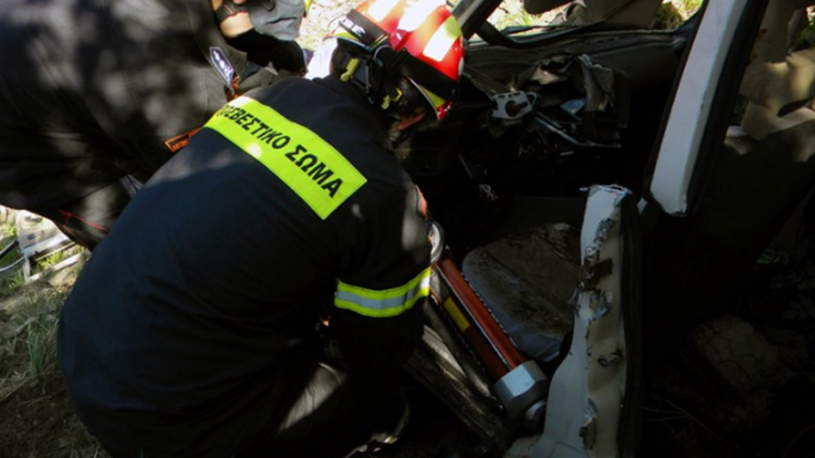 Μεσαρά: Επιχείρηση απεγκλωβισμού μετά από τροχαίο ατύχημα