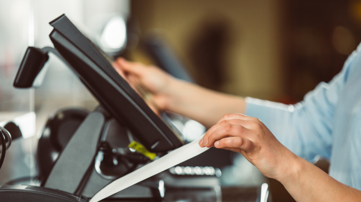 Ψηφιακή Κάρτα Εργασίας: Πότε ξεκινά σε λιανεμπόριο και βιομηχανία