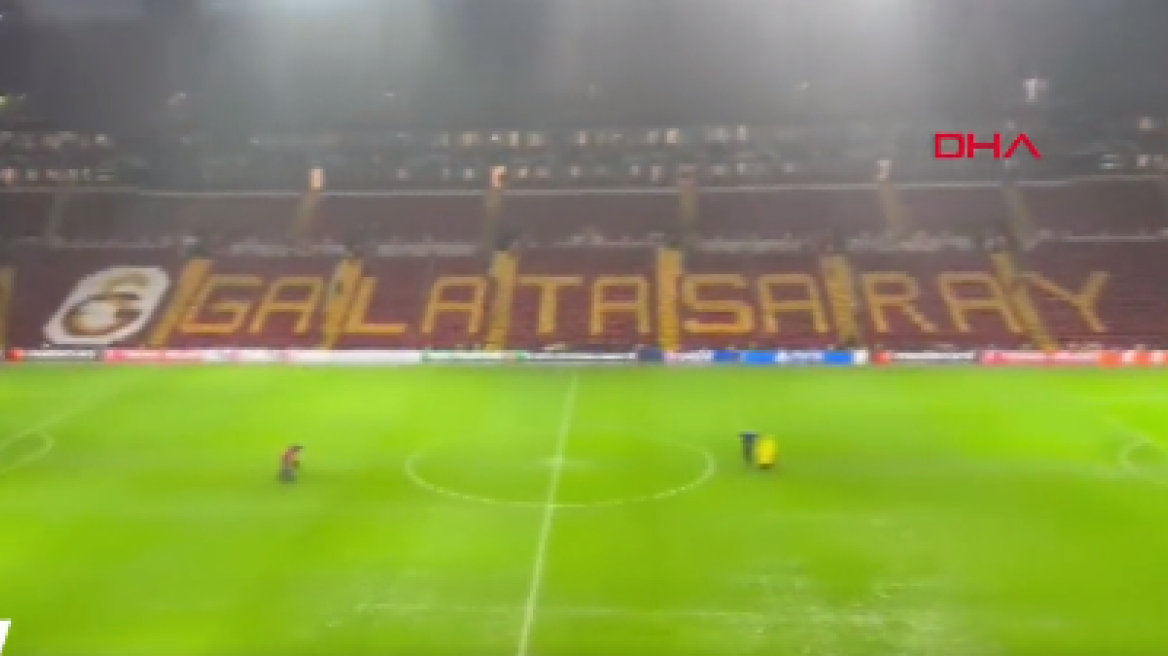 Champions League: «Λίμνη» το γήπεδο της Γαλατάσαραϊ για τον «τελικό» με τη Γιουνάιτεντ - Βίντεο 