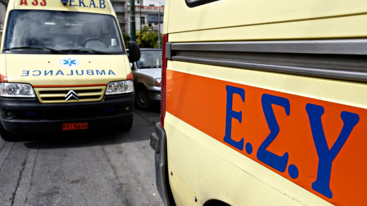 Τροχαίο ατύχημα με έναν τραυματία  στη Γλυφάδα, επί της Γρηγορίου Λαμπράκη 