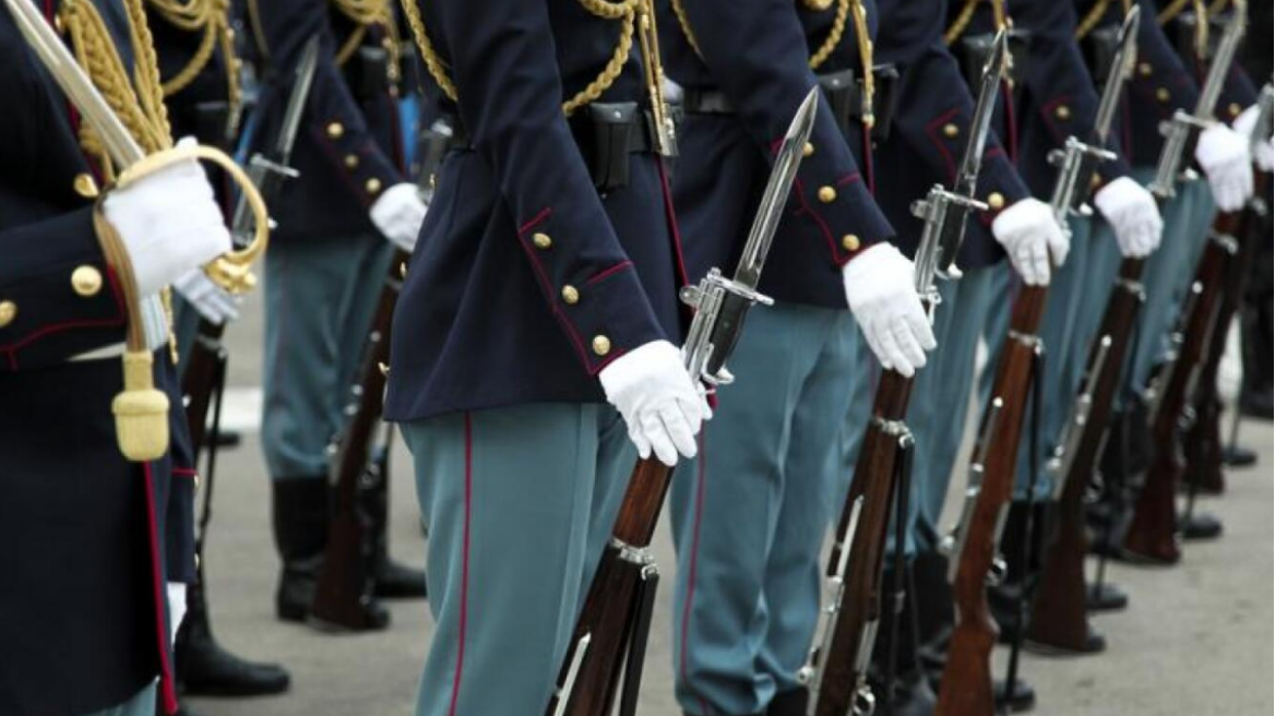 Ξεκινούν οι αιτήσεις για τις στρατιωτικές σχολές τη Δευτέρα