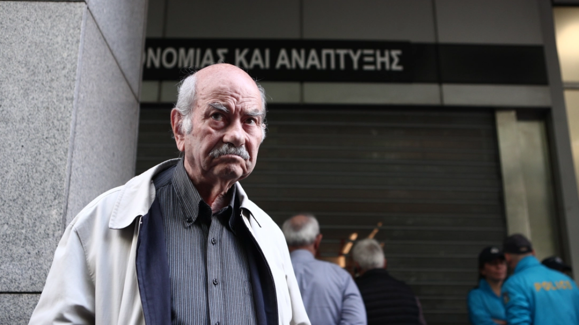 Συντάξεις Φεβρουαρίου: Ποιοι πάνε ταμείο σήμερα - Όλες οι πληρωμές