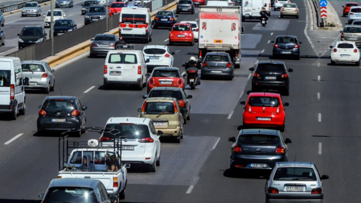 Κίνηση στους δρόμους: Μποτιλιάρισμα σε Αττική Οδό και Κηφισό - Πού αλλού υπάρχουν προβλήματα