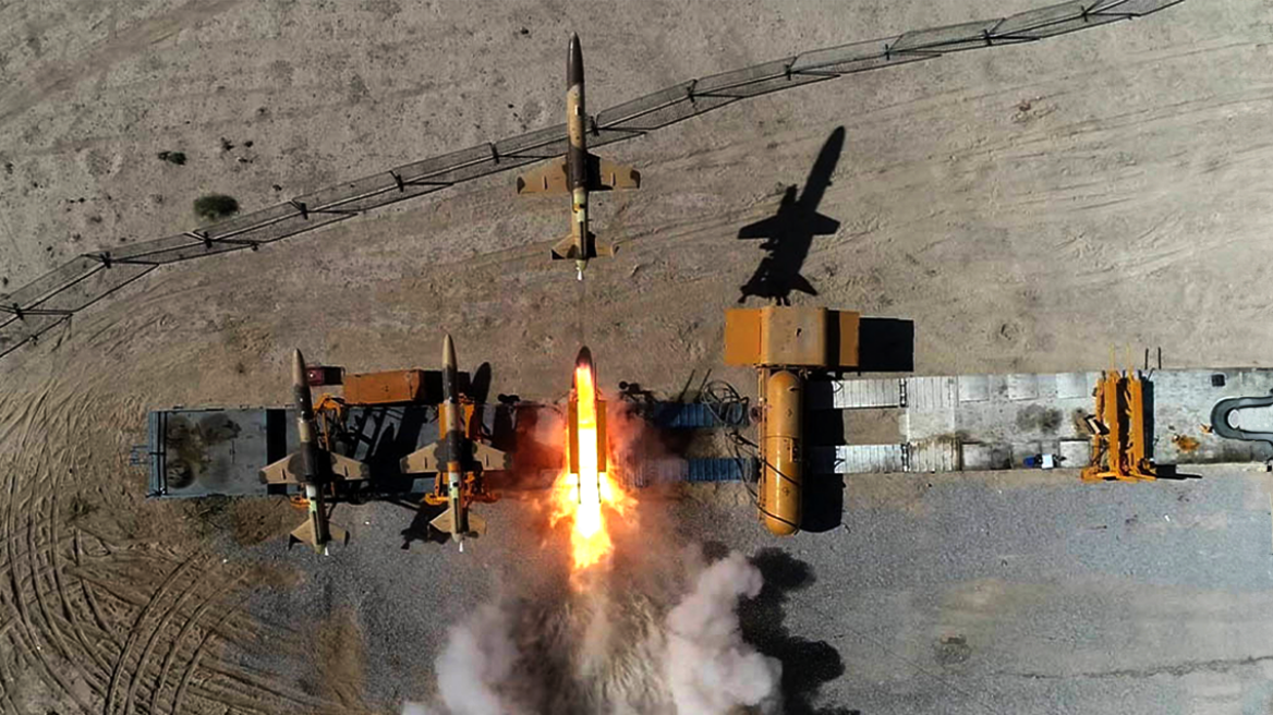 Ισράηλ: Έχουν εξαπολυθεί εκατοντάδες drones από το Ιράν - Πληροφορίες για τρία κύματα επιθέσεων 