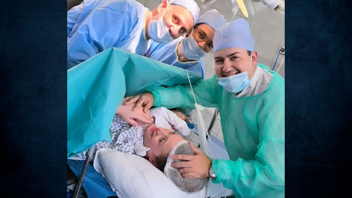 Μαυρίκιος Μαυρικίου: Έγινε πατέρας - Η Ιλάειρα Ζήση γέννησε την κόρη τους