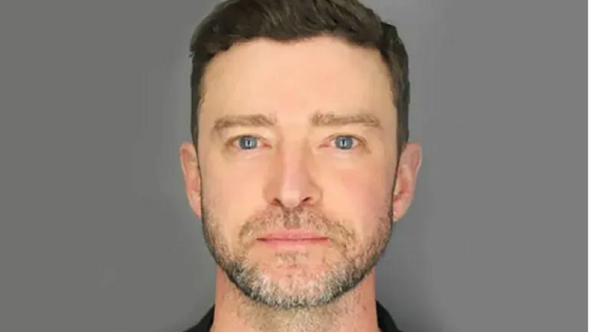 Η φωτογραφία της σύλληψης του Τζάστιν Τίμπερλεϊκ έγινε έργο τέχνης - Είναι ανάρπαστo στην αγορά