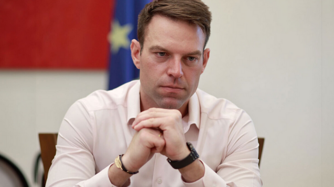 Κυβερνητικές πηγές για Κασσελάκη και την αντιμετώπιση των πυρκαγιών: Περιφερόμενος influencer σε κατήφορo χυδαιότητας