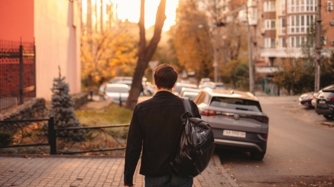 Καμία επαφή με τους γονείς – Ποιοι και γιατί το επιλέγουν