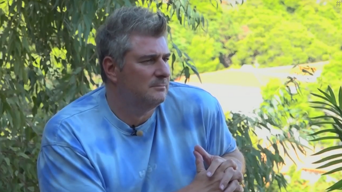 Μωραΐτης: H «Αριστερά της διανόησης» κατέλυσε την εσωκομματική της δημοκρατία μέσα σε μπουζουξίδικο