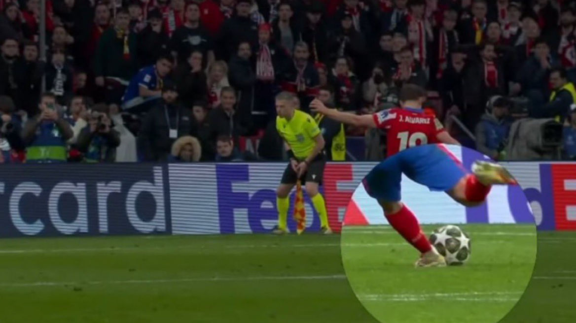 Διαφωνεί με την απόφαση για το πέναλτι του Άλβαρες ο Φαν Μπάστεν: Αγγίζει την μπάλα μόνο μία φορά 